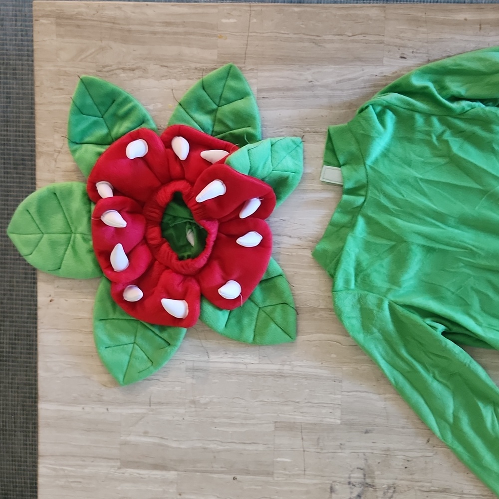 Kids M Venus flytrap costume